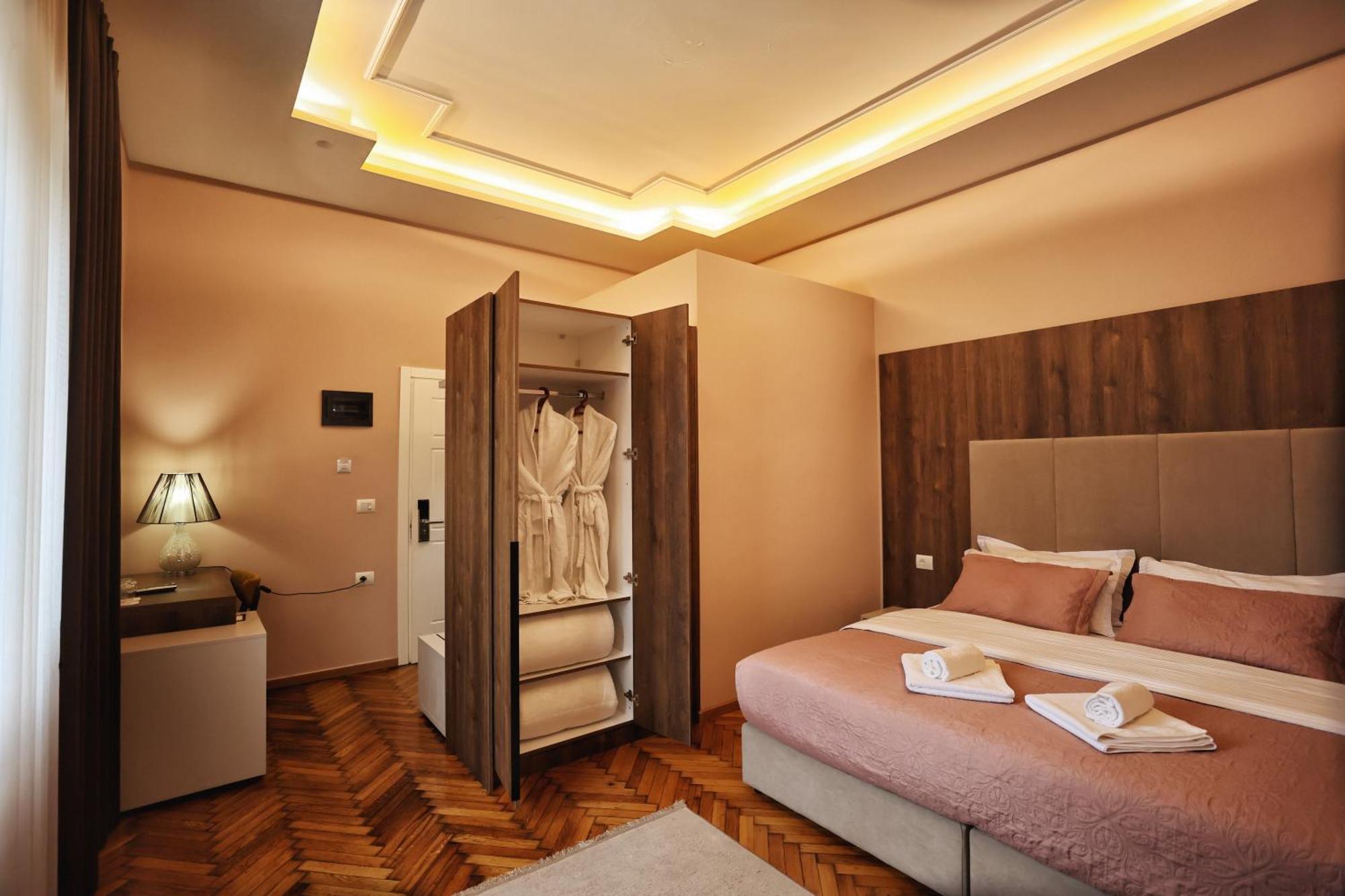 Vila Casablanca - Boutique Hotel & Restaurant ชโคเดอร์ ภายนอก รูปภาพ