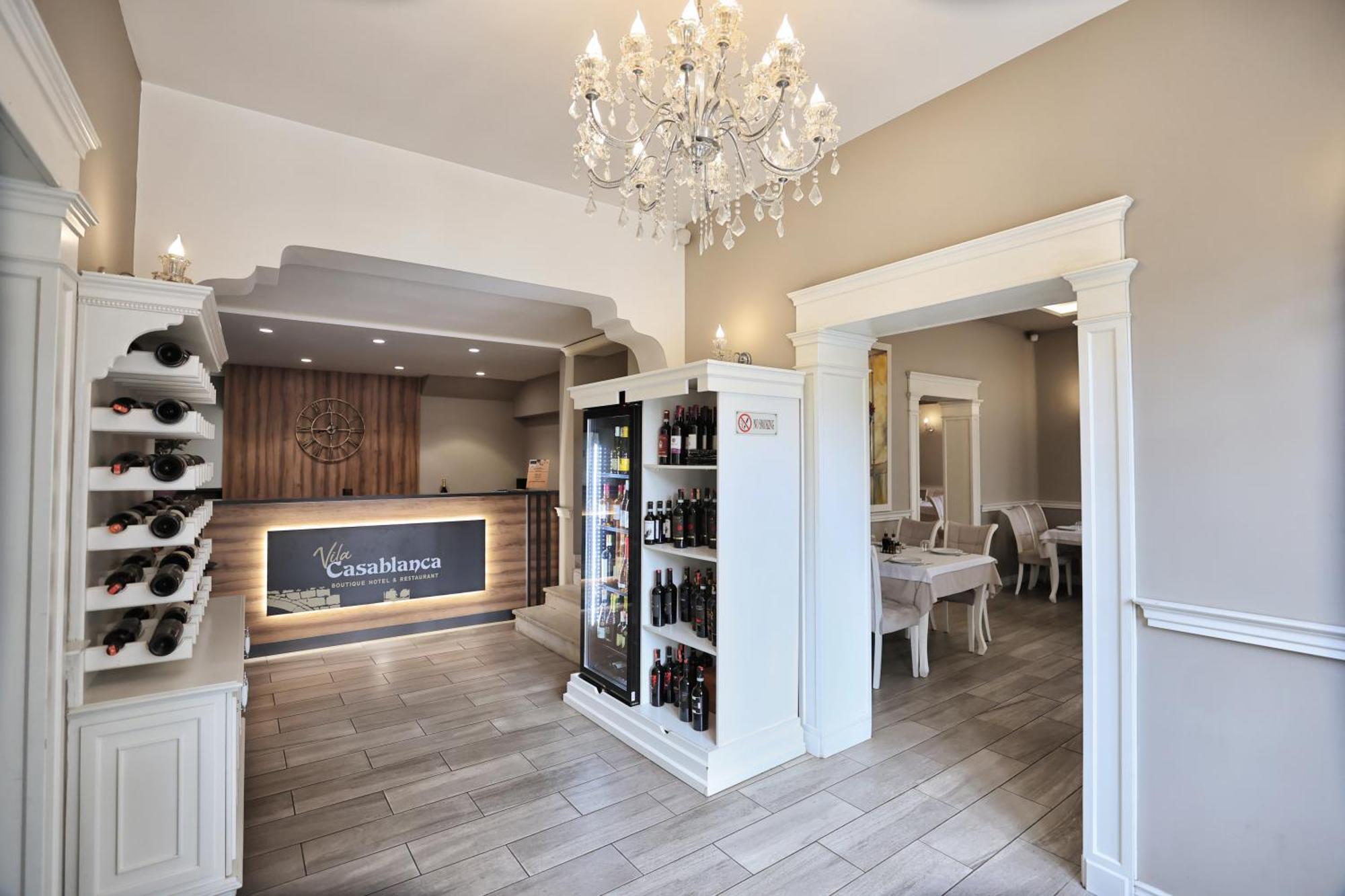 Vila Casablanca - Boutique Hotel & Restaurant ชโคเดอร์ ภายนอก รูปภาพ