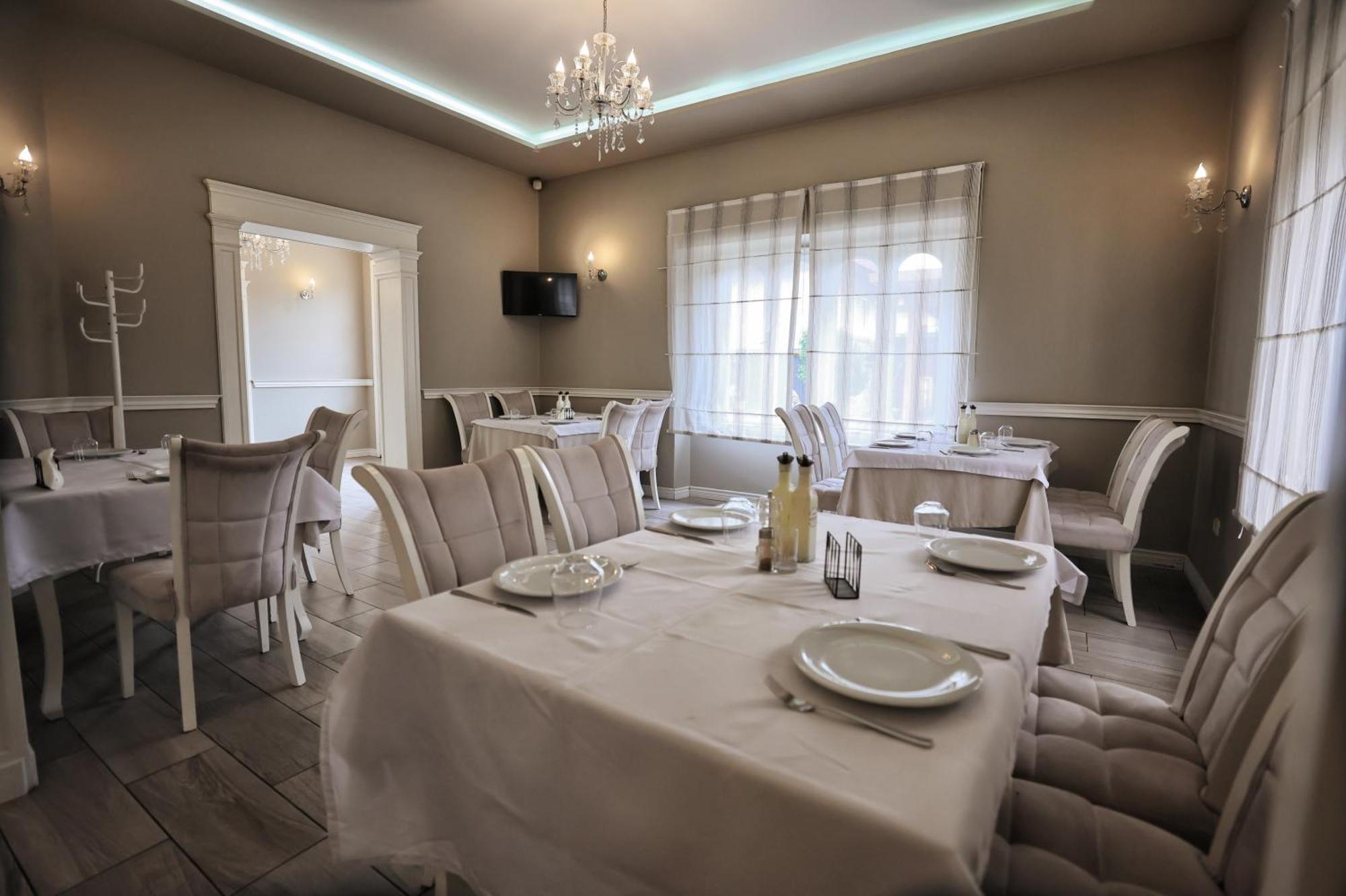 Vila Casablanca - Boutique Hotel & Restaurant ชโคเดอร์ ภายนอก รูปภาพ