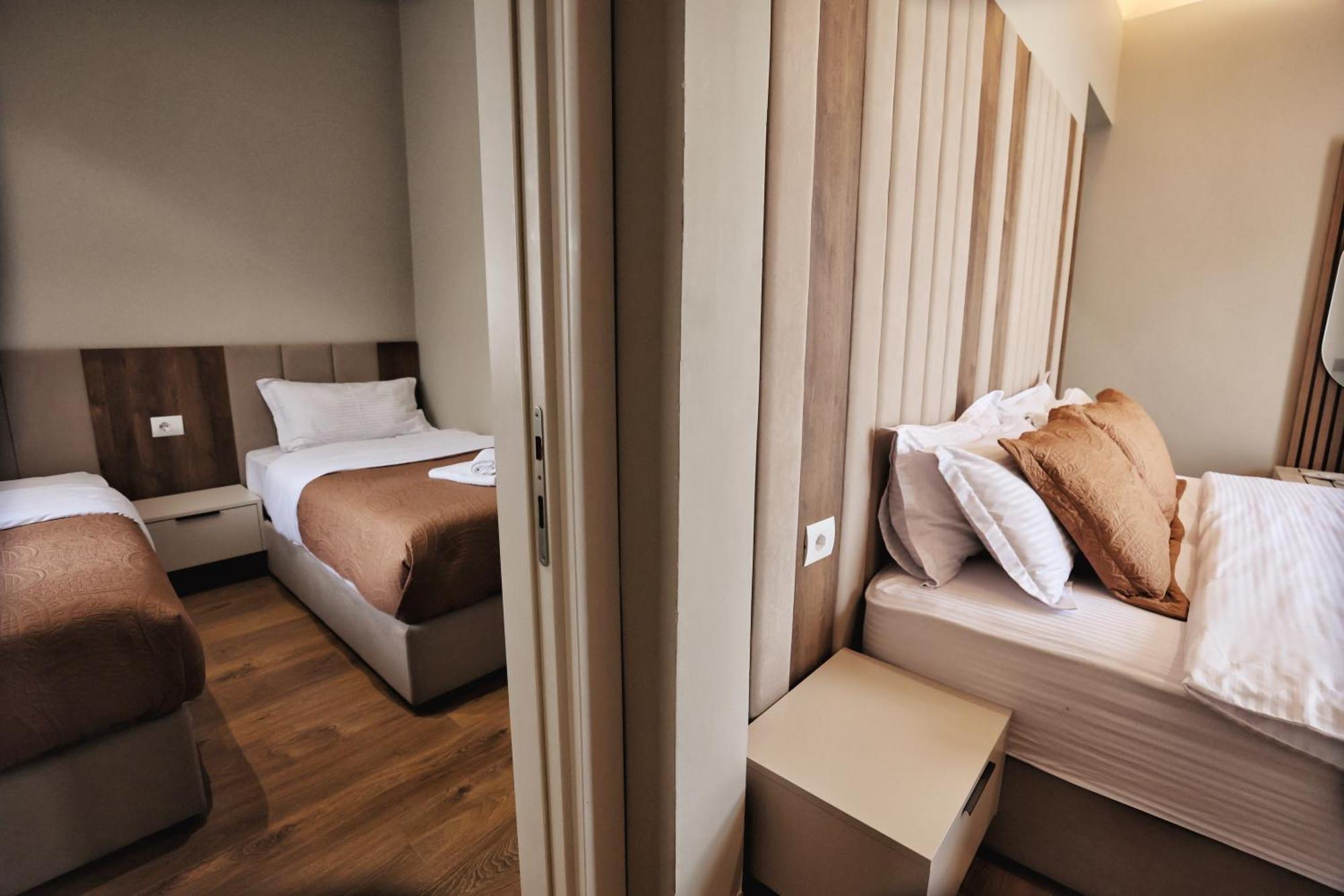 Vila Casablanca - Boutique Hotel & Restaurant ชโคเดอร์ ภายนอก รูปภาพ