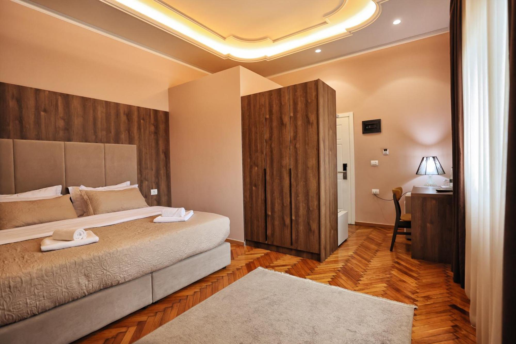 Vila Casablanca - Boutique Hotel & Restaurant ชโคเดอร์ ภายนอก รูปภาพ