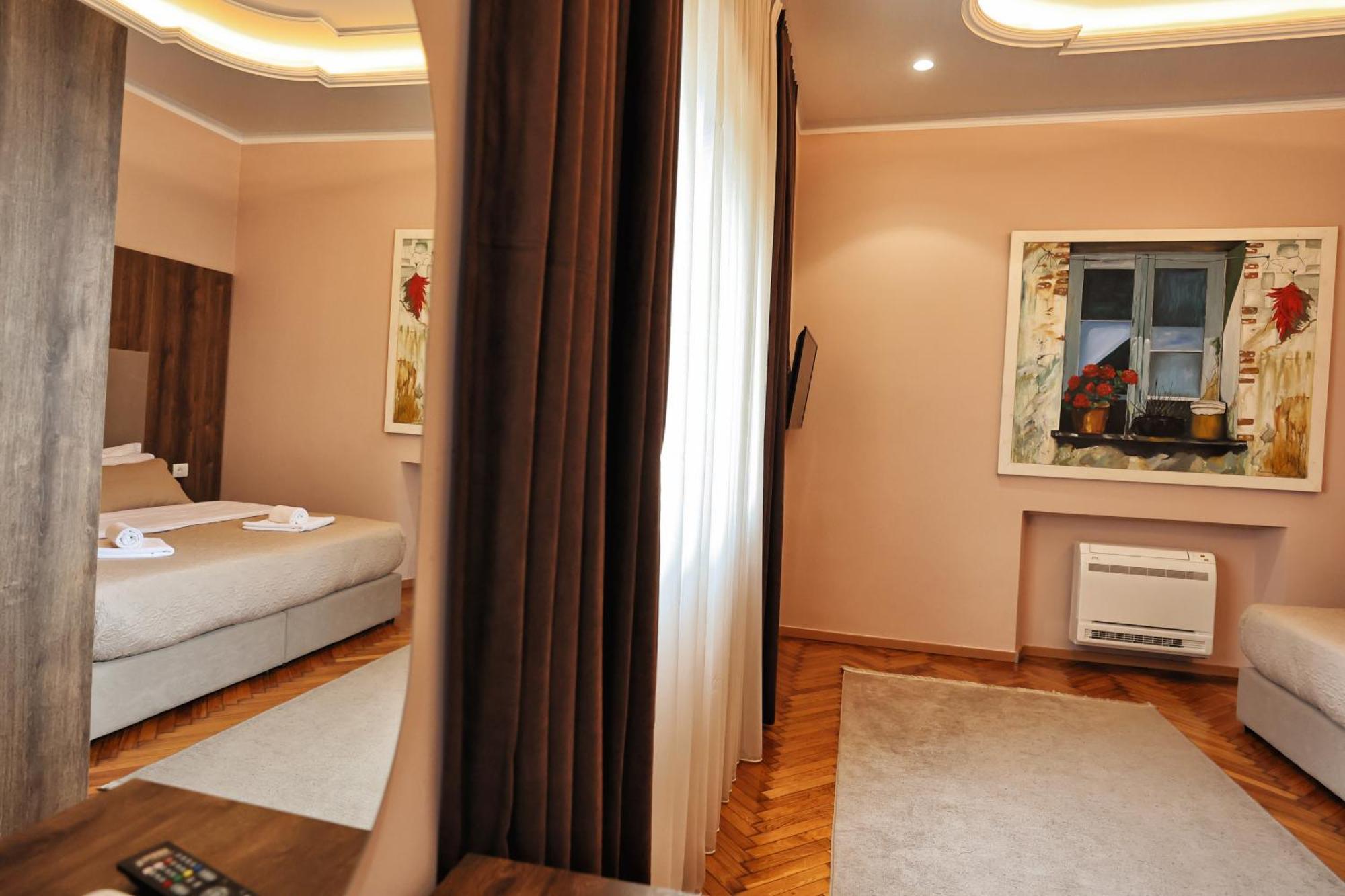 Vila Casablanca - Boutique Hotel & Restaurant ชโคเดอร์ ภายนอก รูปภาพ